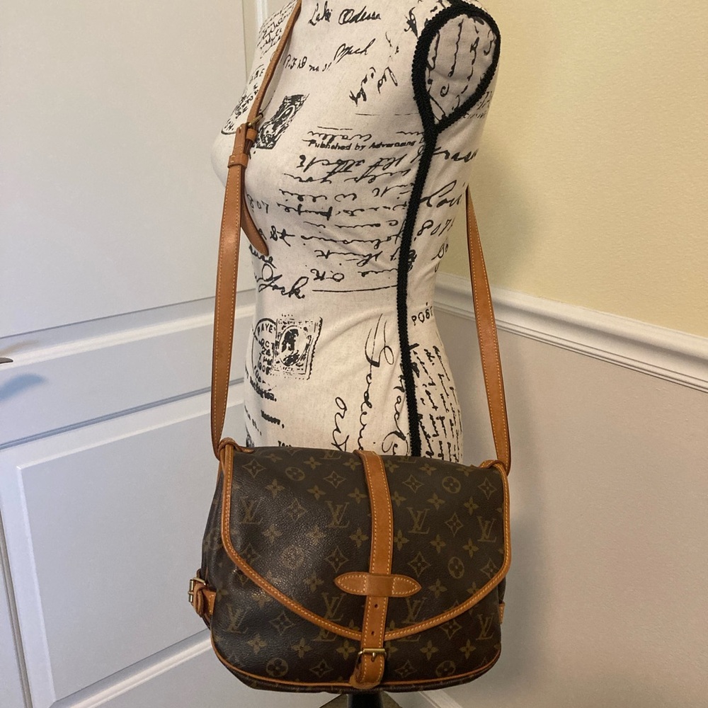 LOUIS VUITTON MONOGRAM SAUMAR 30 CROSSBODY BAG